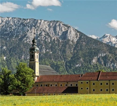 In Oberaudorf wird es auch heuer wieder zahlreiche Kulturangebote geben – unter anderem im Klosterhof Reisach. Foto re