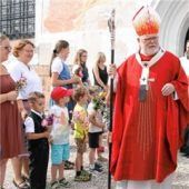 Kardinal Marx firmt Jugendliche
