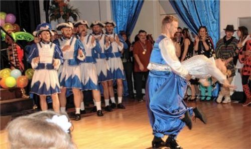 Mit einem Extra-Walzer mussten Prinz Andreas II. und Prinzessin Sophia I. das verlorene Zepter einlösen.