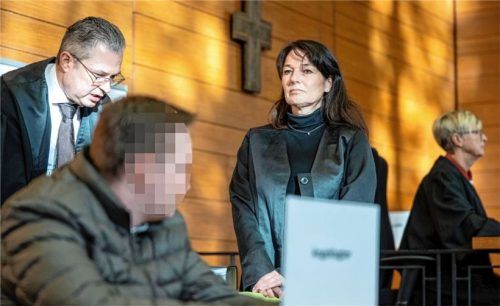Mit Regina Rick zog ein neuer Ton in den Gerichtssaal ein. Die Verteidigerin des Angeklagten Sebastian T. hatte zuletzt einen Befangenheitsantrag gegen die Zweite Jugendkammer des Landgerichts gestellt. Seitdem ist die Verhandlung ausgesetzt. Foto re