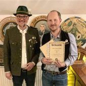 Schützen belobigen Ehrenmitglieder