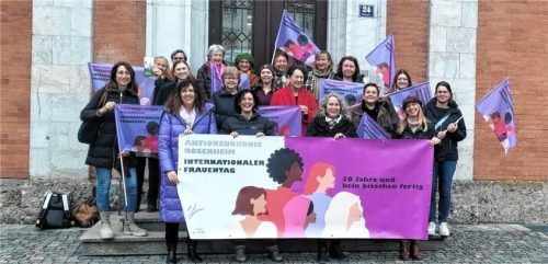Seit 30 Jahren engagiert sich das Aktionsbündnis Internationaler Frauentag Rosenheim dafür, die Gleichstellung der Frau voranzubringen. Nun haben sie neue Pläne. Foto Wunsam