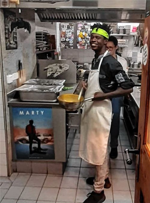 Seit rund einem Jahr kocht Noah Hansen im Gasthaus Alpenrose – seine Videos bei der Arbeit werden im Internet inzwischen millionenfach angeschaut. Fotos Re