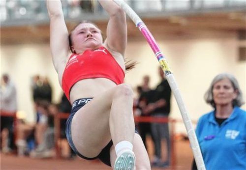 Sophia Obermayer vom TSV Wasserburg wurde Südbayern-Meisterin im Stabhochsprung der U20. Foto Ludwig Stuffer