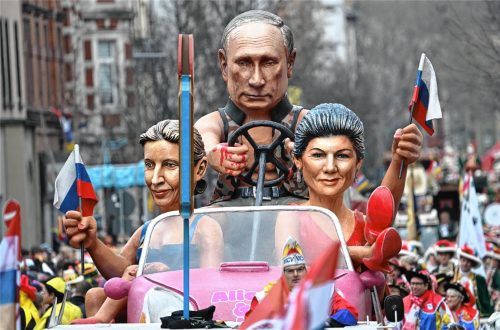 Wie umgehen mit Russland? Wie umgehen mit Putin? Diese Frage bewegt die Bundesdeutschen – und das nicht nur jüngst auf dem Karneval, bei dem die Nähe von AfD (auf dem Bild symbolisiert durch Alice Weidel) und Bündnis Sahra Wagenknecht zu Russland ein großes Thema war. Foto dpa