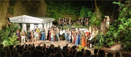 Wunderbares „Bühnenbild“ für den Sommernachtstraum: der ehemalige Steinbruch „Am Bürgl“.