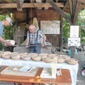 Umweltgarten Wiesmühl mit Maiandacht, Ablegermarkt und Wanderausstellung „Natur im Fokus“