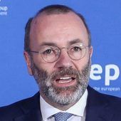 Union fordert EU-Kampfjets, Panzer und Drohnen