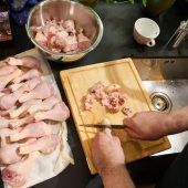 Hendl-Haxn à la Sternekoch Alexander Herrmann mit orientalischen Honig-Karotten von Meike Diessner