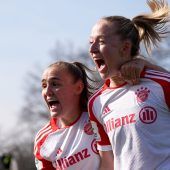 Schüller erlöst Straus-Truppe