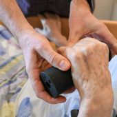 Studie: Pflegende Angehörige häufiger psychisch erkrankt