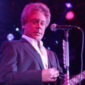 Trauer um den Sänger von „Hungry Eyes“ Nils Mohl erhält den James-Krüss-Preis Erpenbeck hofft auf den Booker-Preis Buchhandel streitet für Meinungsfreiheit