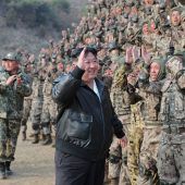 Wer zahlt Kims Raketen-Programm?