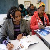 Geflüchtete wünschen sich mehr Hilfe bei Integration