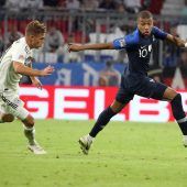 Härtetest für Kimmich gegen Mbappé