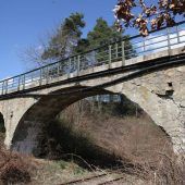 Viel Geld für eine sinnlose Brücke