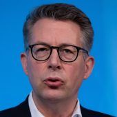 „Es tobt ein Wettbewerb um Talente und Technologie“