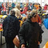 Frühlings-Kleidermarkt in Babensham erlöst 1000 Euro