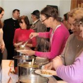 Vier verschiedene Suppen gereicht