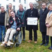 6500 Euro für ein barrierefreies Trampolin