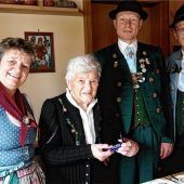 Trachten-Gauverband ehrt Hilde Edlmann