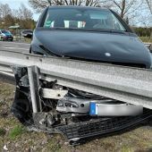 Lkw-Fahrer übersieht Pkw