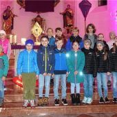 Kommunionkinder gestalten „Nacht der Lichter“