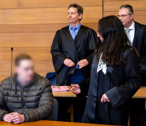 Sebastian T.s Verteidiger (von links) Harald Baumgärtl, Dr. Markus Frank und Regina Rick, haben Revision gegen das Urteil eingelegt. Foto DPA
