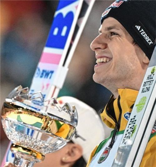 Andreas Wellinger beendete den Weltcup als Gesamt-Dritter. Foto Daniel Karmann/dpa