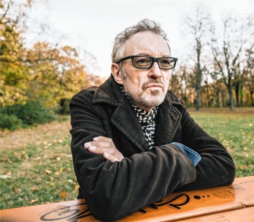 Autor, Regisseur und Hauptdarsteller mit einem weisen Blick auf die Welt: Josef Hader ist in der Region zu Gast. Foto Stefan Fürtbauer