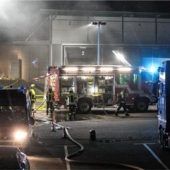 Brennende Container lösen Großeinsatz aus