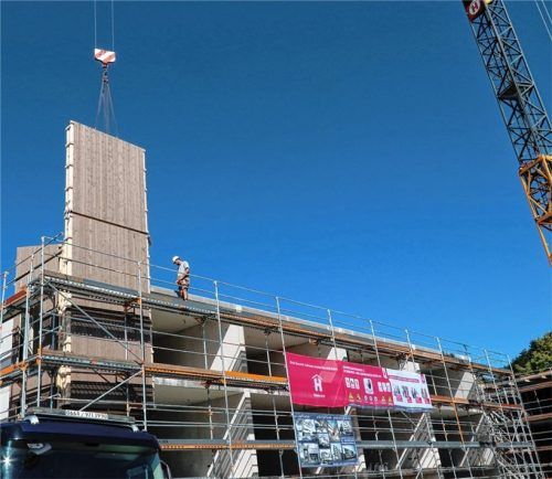Bei der Errichtung der geförderten Wohnungen wurde mit dem Ansatz „Einmal planen – mehrfach bauen“ alle wesentlichen Bauteile wie Fundamente, Decken und Wändesowie erforderliche Baubeschreibungen so aufbereitet, dass sie für Folgeprojekte als Vorlagestandard verwendet werden können. Foto Archiv Peter