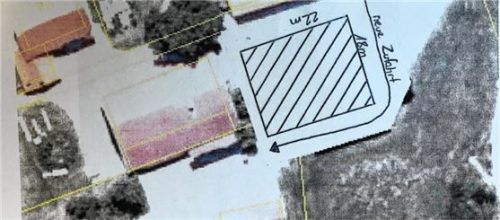 Bei der geplanten Halle ist die Firstrichtung zur besseren PV-Nutzung verschoben. Auch eine andere Zufahrt als bisher ist geplant. re