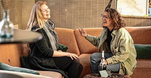 Betreuen das Projekt „Hidden Diamonds“ in Rosenheim: Elisabeth Staber (links) und Susanne Ebersberger. Foto Mergler