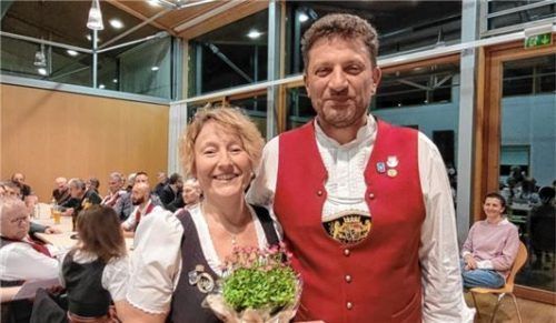 Bisherige Sachverwalterin Rosi Holzapfel und Wolfgang Duschek.