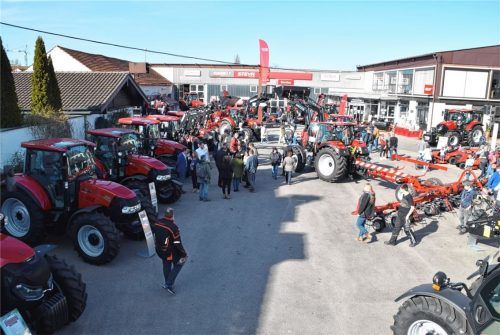 Blick über einen Teil der Frühjahrsausstellung bei Landtechnik Gruber in Ampfing. Fotos  Wagner