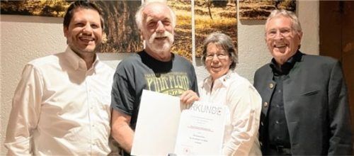 BRK-Chef Marco Laner, die Teamleiter Erwin Weingartner und Margarete Rasche, Vorstandsvorsitzender Georg Huber (von links). Foto brk Mühldorf
