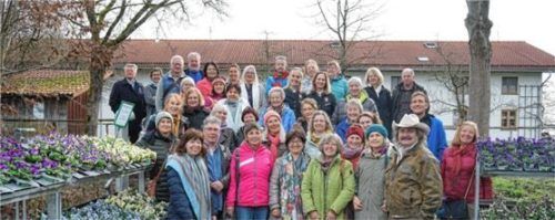 Cat-Marketingmitarbeiterin Dagmar Mayer (vorne, links) informierte die Gästeführer des Chiemsee-Alpenland-Tourismus über wichtige Neuerung beim Gästeführertreffen. Foto Chiemsee-Alpenland-Tourismus (CAT)