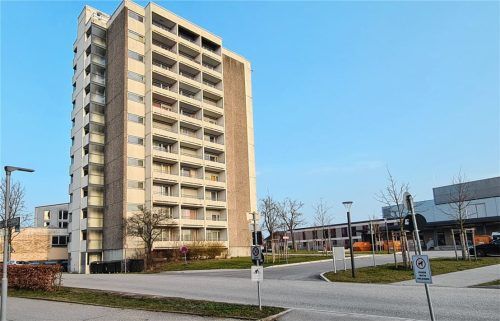 Das alte „Schwesternwohnheim“ auf dem Gabersee-Gelände bleibt zwar erhalten, reicht aber bei Weitem nicht aus. Foto Rieger