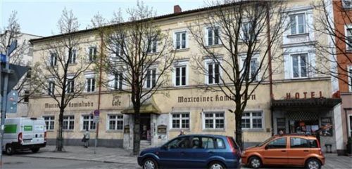 Das ehemalige Restaurant „Goldener Hirsch“ steht seit einigen Jahren komplett leer. Foto Schlecker
