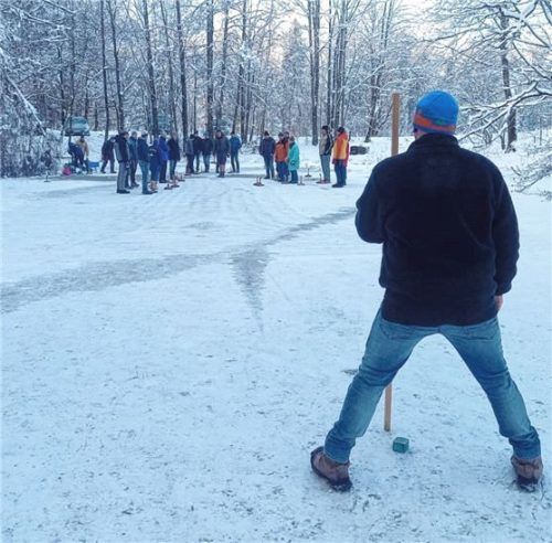 Das idyllisch gelegene Habamer Mösl wurde als Eisschießfläche wieder hergerichtet und reaktiviert.Foto unterforsthuber
