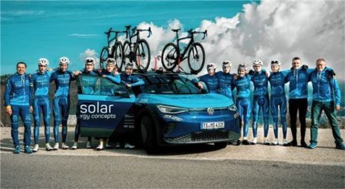 Das neue Team MaxSolar Cycling.Foto MaxSolar Cycling