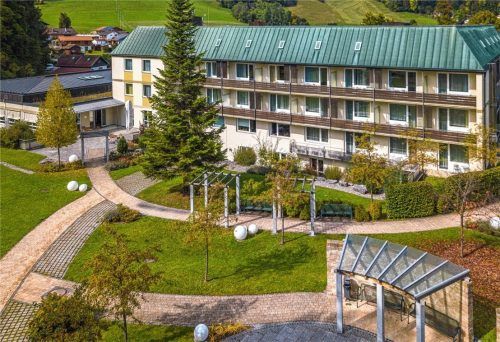 Das Schmerzzentrum am Klinikstandort in Ruhpolding fällt der „Gesamtstrategie“ zum Opfer, heißt es bei den Kliniken Südostbayern (KSOB). Es soll aber kein Mitarbeiter entlassen werden. Foto re