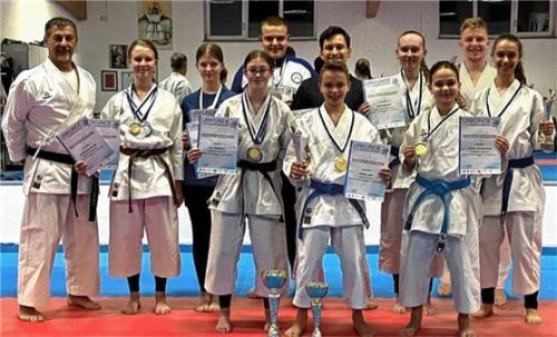 Das Team von Asia Sports belegte am Ende den zweiten Platz im Medaillenspiegel.Foto re