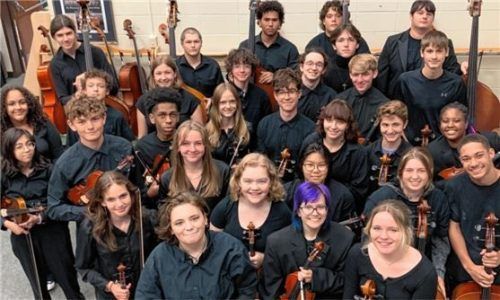 Das „Wauwatosa West High School Orchestra“ tritt im Bad Aiblinger Seniorenzentrum Novalis auf.Foto re