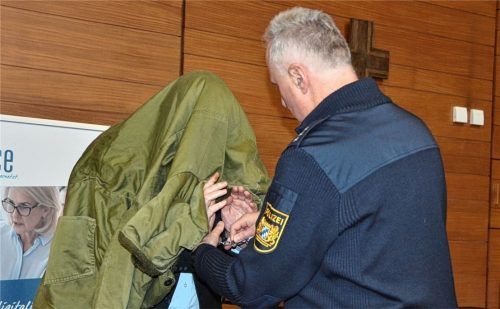Der Angeklagte räumte gestern sämtliche Vorwürfe vor Gericht ein – und erspart den Opfern und Zeugen damit, noch einmal vor Gericht aussagen zu müssen. Foto Kretzmer-Diepold