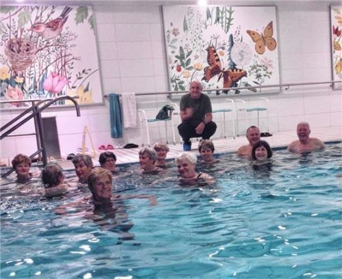 Der Kneippverein Prien bei der Wassergymnastik im Medical Park Kronprinz – jeden Montag ab 19 Uhr.