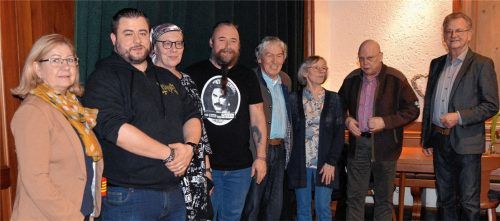 Der neue Vorstand des Heimatbundes: (von links) Renate Kreitmeier, Carsten Musch, Stephanie Masszi, Michael Wegner, Vorsitzender Stefan Grünfelder, Marie Hoffmann und Josef Wieninger.