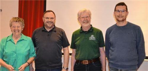Der neue Vorstand des Museumsvereins mit (von links), Schriftführerin Brigitte Stark, Technischem Leiter Rainer Stark, stellvertretendem Vorsitzenden Burkhard Dickehut und Vorsitzendem Stefan Bieber.Foto Eder