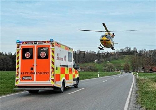 Der verletzte Motorradfahrer wurde mit dem Rettungshubschrauber in eine Klinik geflogen. Foto Barth